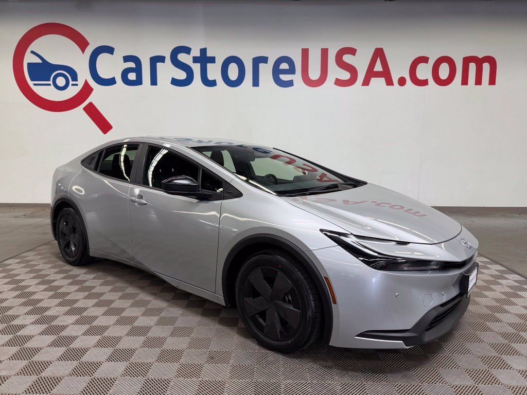 Used 2025 Toyota Prius LE FWD image 1