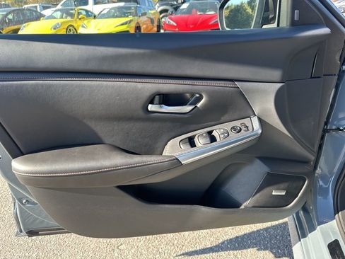 Used 2024 Nissan Sentra SR w/ SR Premium Package image 25