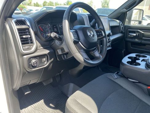 Used 2025 RAM 2500 Big Horn w/ Bed Convenience Group RWD image 10