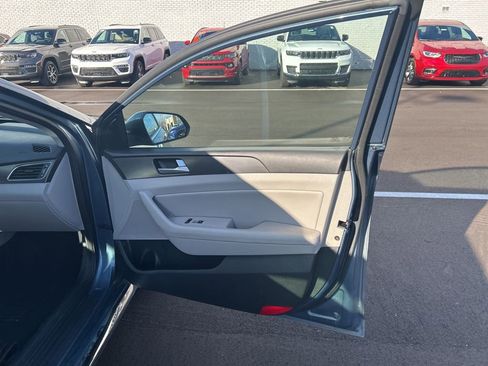 Used 2017 Hyundai Sonata Sport w/ Value Edition Package 02 image 23