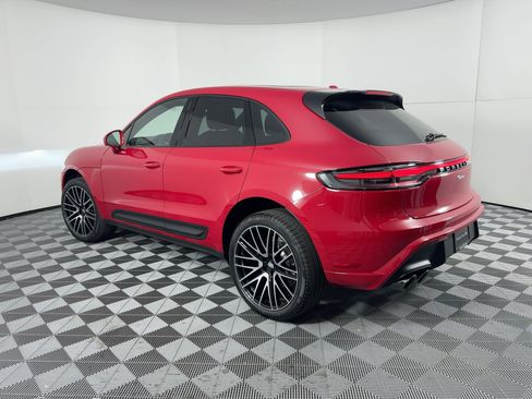 Certified 2026 Porsche Macan AWD/4WD image 3