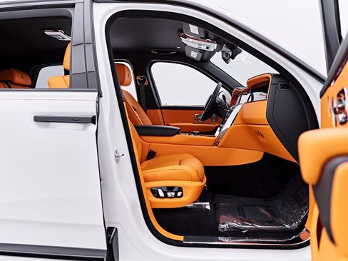 Used 2026 Rolls-Royce Cullinan AWD/4WD image 47