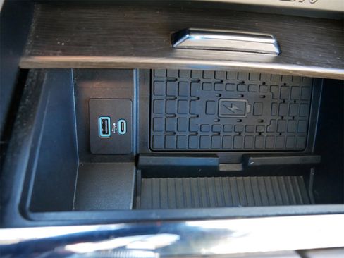 Certified 2024 Ford Expedition Limited image 27