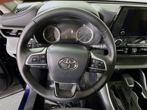 Certified 2023 Toyota Highlander LE image 20