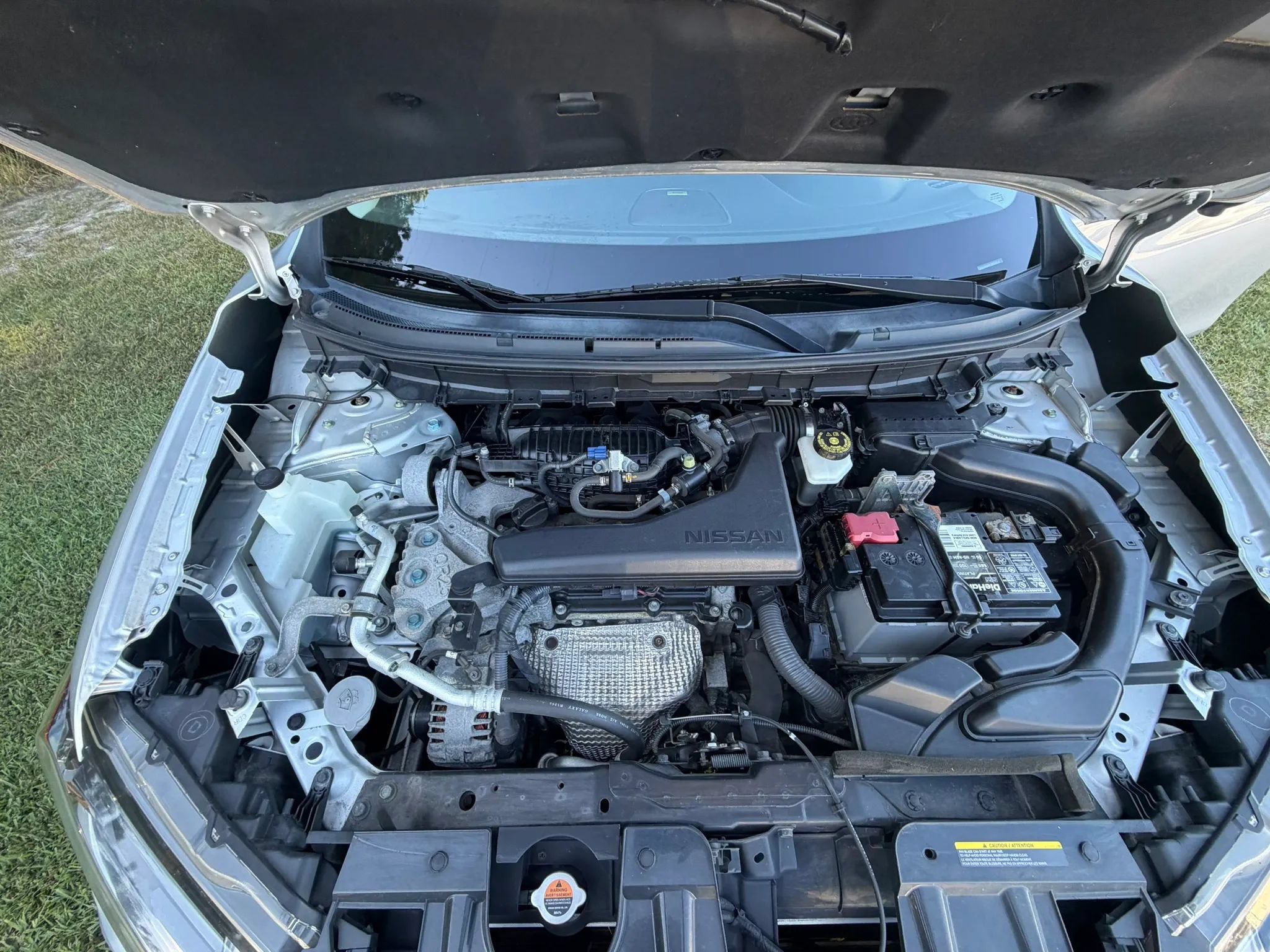 Used 2018 Nissan Rogue SV w/ Sun & Sound Touring Package AWD/4WD image 19