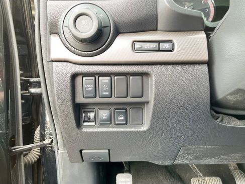 Used 2024 Nissan Titan PRO-4X w/ Pro-4x Convenience Package AWD/4WD image 10