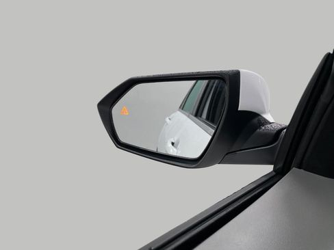 Certified 2025 Hyundai Elantra SEL FWD image 19