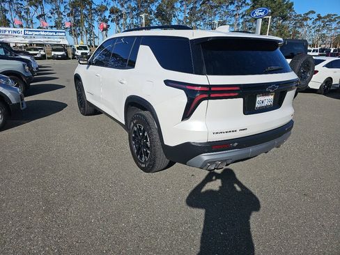 Used 2025 Chevrolet Traverse Z71 w/ Driver Confidence Package image 3