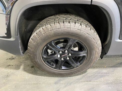 Used 2022 GMC Acadia AT4 w/ Technology Package image 7