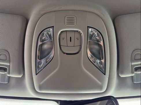 Used 2018 Jeep Compass Trailhawk w/ Cold Weather Group image 36