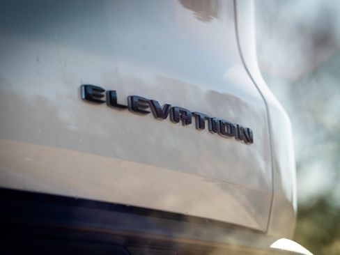 Used 2024 GMC Acadia Elevation image 14