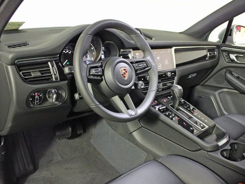 Certified 2026 Porsche Macan S image 4