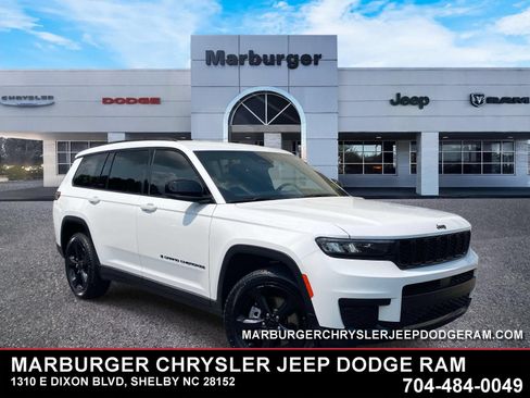 Used 2022 Jeep Grand Cherokee L Laredo RWD image 1