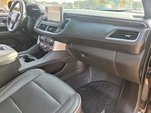 Used 2022 GMC Yukon SLT w/ SLT Luxury Package image 7