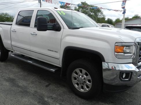 Used 2015 GMC Sierra 2500 SLT w/ Duramax Plus Package AWD/4WD image 5
