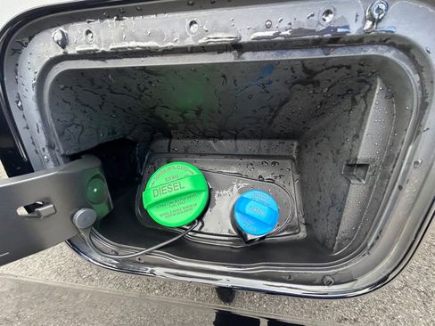 Used 2023 Ford F450 Platinum w/ FX4 Off-Road Package image 35