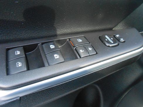 Used 2017 Toyota Camry SE image 17