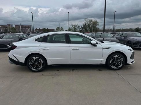 New 2026 Hyundai Sonata SEL FWD image 10