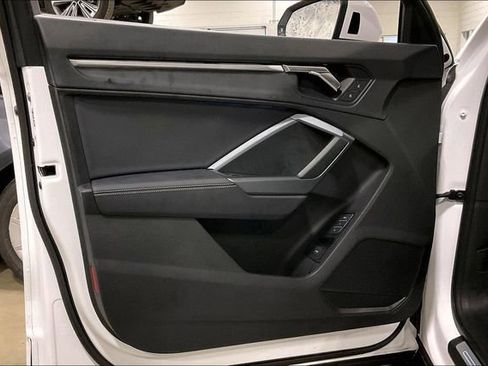 Certified 2025 Audi Q3 2.0T Premium w/ Convenience Package image 23