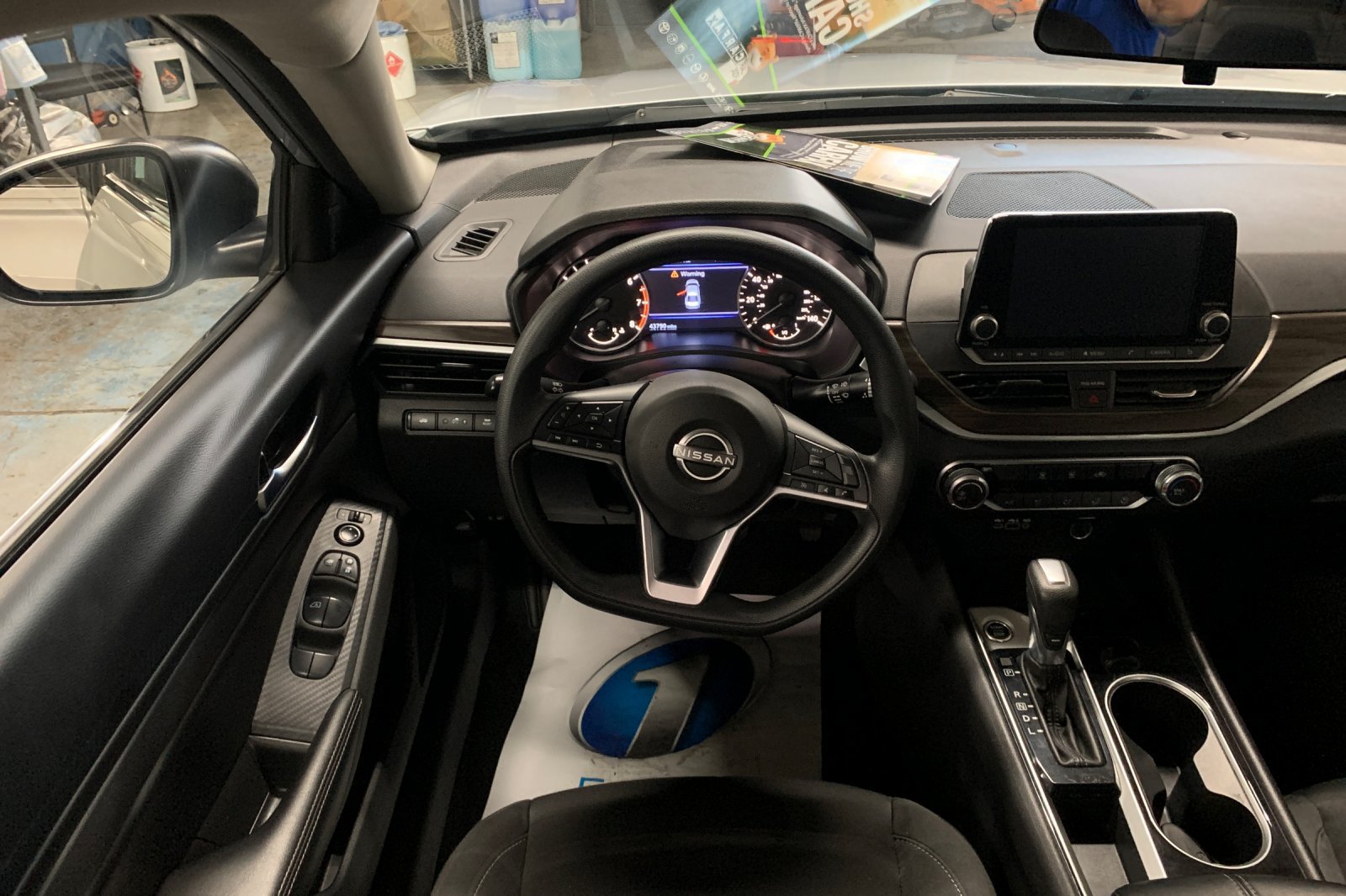Used 2024 Nissan Altima 2.5 SV FWD image 15