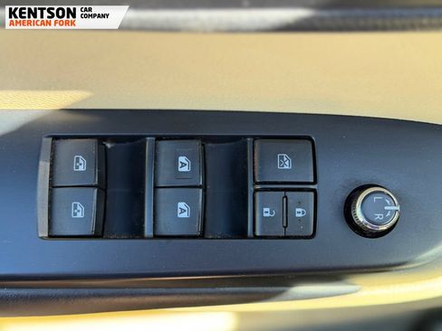 Used 2019 Toyota Highlander XLE AWD/4WD image 20