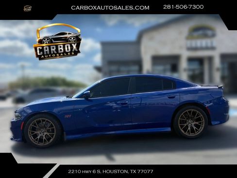 Used 2020 Dodge Charger Scat Pack w/ Plus Group RWD image 2