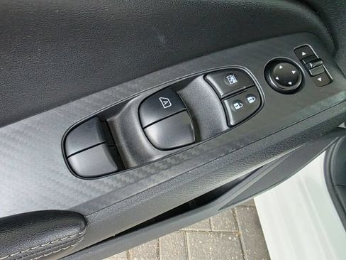 Used 2024 Nissan Altima 2.5 SV AWD/4WD image 20