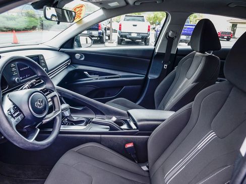 Used 2023 Hyundai Elantra SEL w/ Cargo Package image 22