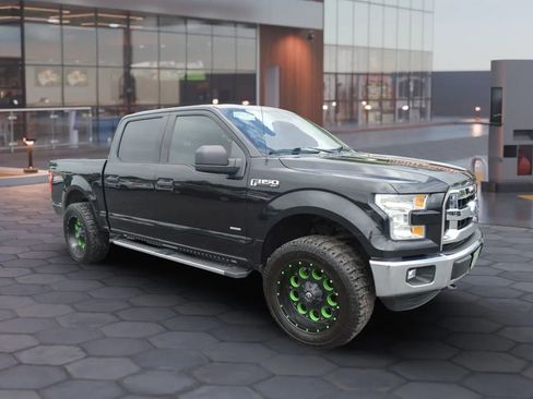 Used 2015 Ford F150 XLT image 10