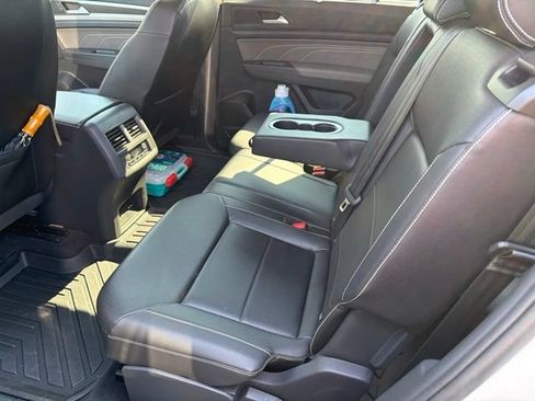 Used 2023 Volkswagen Atlas SE w/ Black Wheel Package AWD/4WD image 17