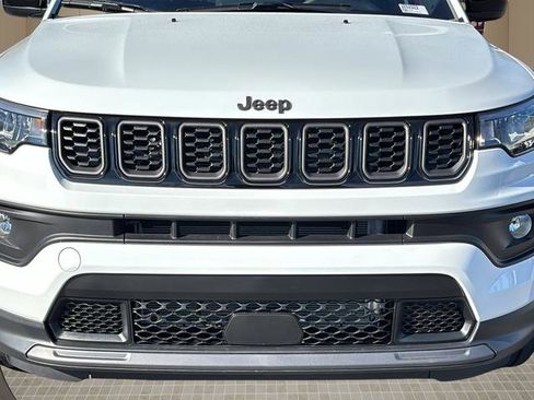 New 2026 Jeep Compass Latitude image 9