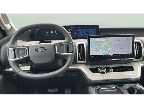 Used 2025 Ford Expedition Active image 16