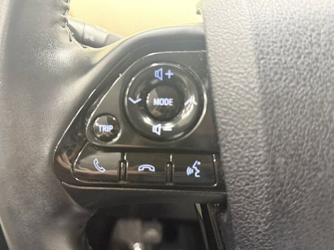 Used 2020 Toyota Prius XLE image 20