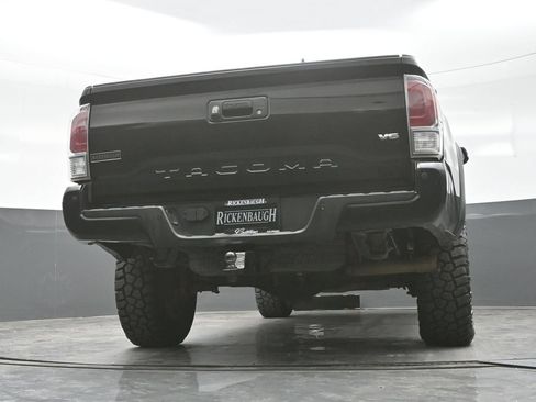 Used 2020 Toyota Tacoma TRD Off-Road w/ Technology Package AWD/4WD image 25