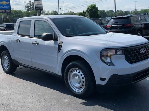 Used 2025 Ford Maverick XL w/ Equipment Group 101A AWD/4WD image 2