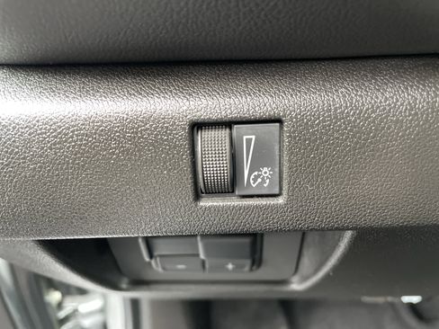 Used 2023 Chevrolet Colorado LT w/ LT Convenience Package III image 31