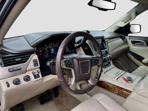 Used 2015 GMC Yukon Denali w/ Premium Package AWD/4WD image 9