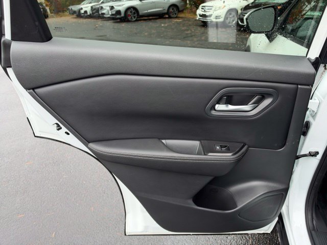 Used 2024 Nissan Rogue SV AWD/4WD image 14
