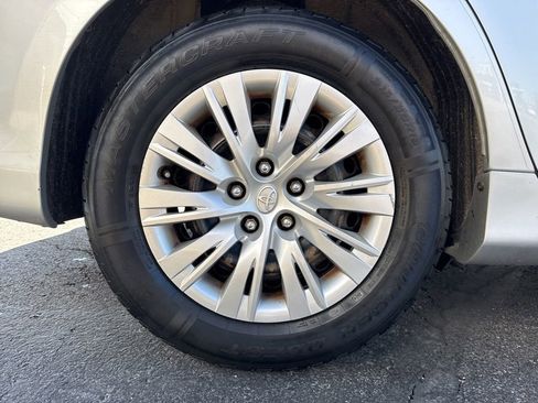 Used 2012 Toyota Camry LE image 45