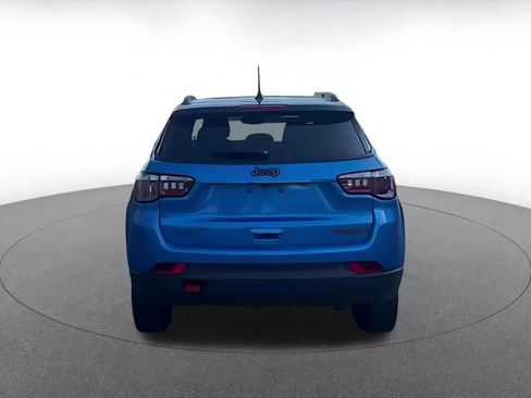 Used 2025 Jeep Compass Trailhawk AWD/4WD image 11