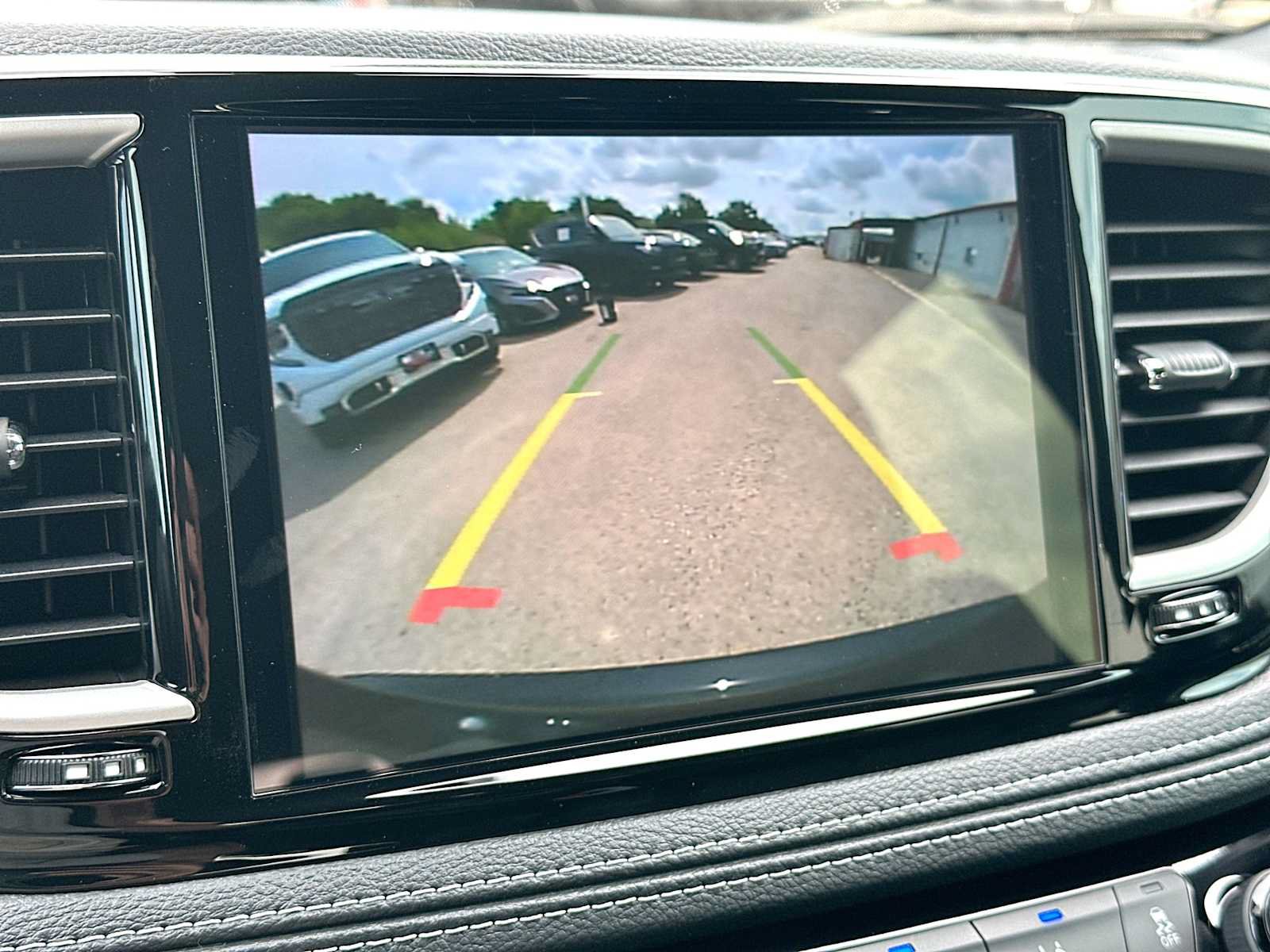 New 2027 Chrysler Pacifica Select FWD image 20