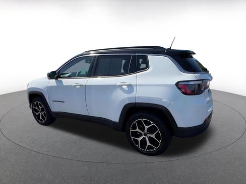Used 2025 Jeep Compass Limited AWD/4WD image 10