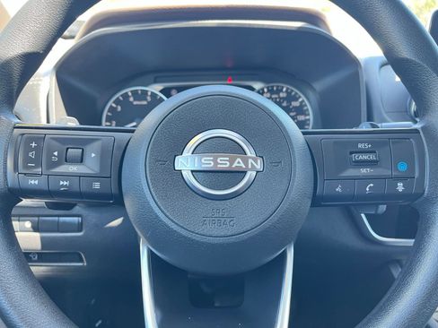 Used 2023 Nissan Rogue SV image 28