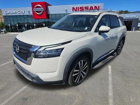 Used 2024 Nissan Pathfinder Platinum w/ Cargo Package AWD/4WD image 3