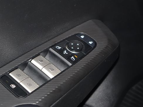 Used 2024 Mitsubishi Outlander SE image 33