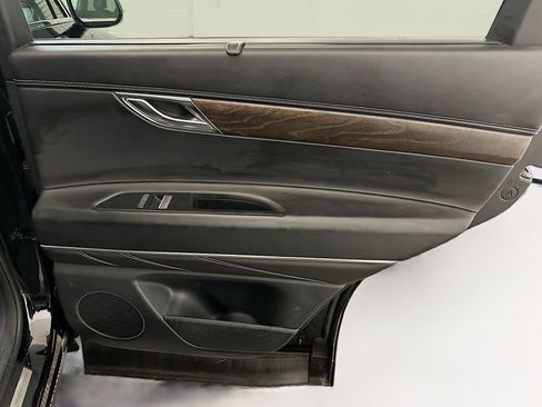 Used 2024 Genesis GV80 3.5T image 33