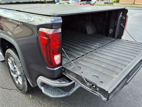 Used 2024 GMC Sierra 1500 SLE image 18