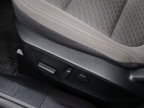 Used 2022 Ford Escape SE w/ SE Sport Appearance Package image 23