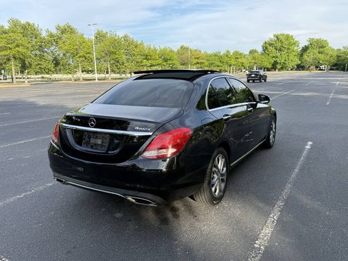 Used 2017 Mercedes-Benz C 300 4MATIC Sedan image 4