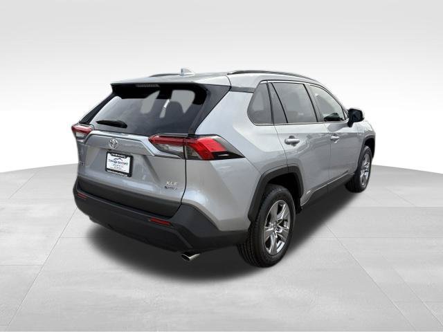 Used 2025 Toyota RAV4 XLE w/ Convenience Package AWD/4WD image 2
